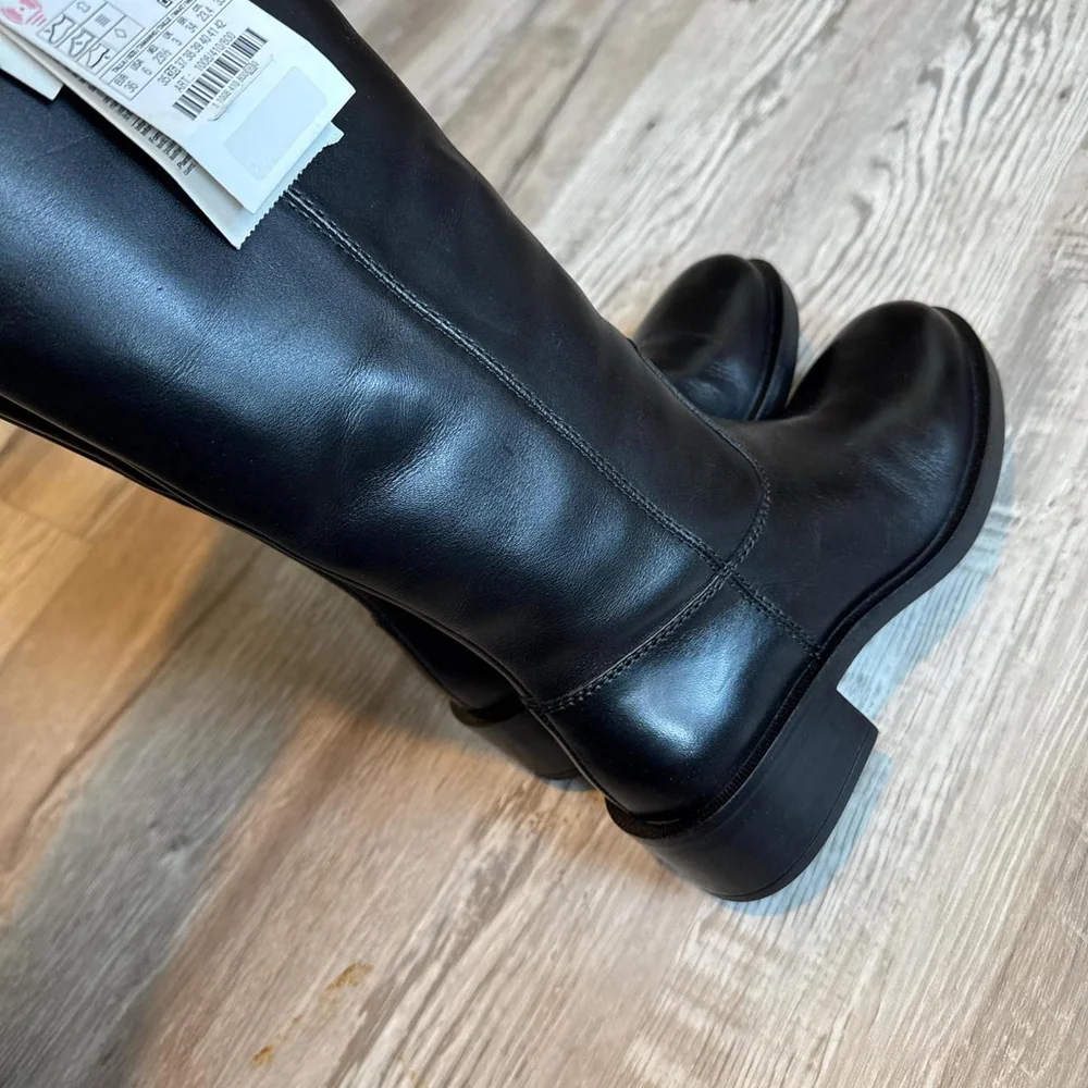 ZARA KNEE HIGH LEATHER BOOTS WITH PULL TABS. SIZE 6 or 36. BRAND NEW